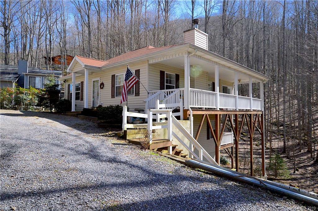 Property Photo: 216 Link Circle NC 28751