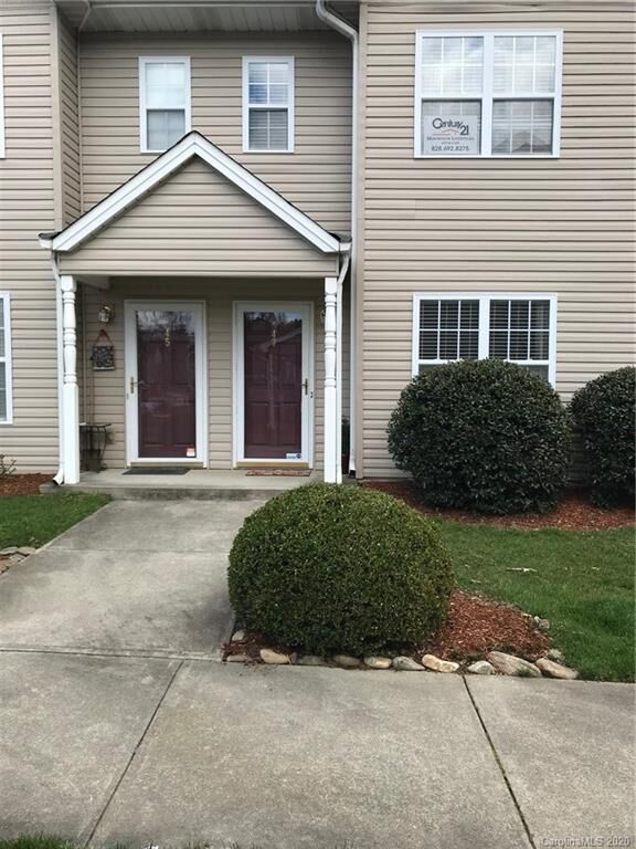 Property Photo: 47 Stafford Court NC 28732