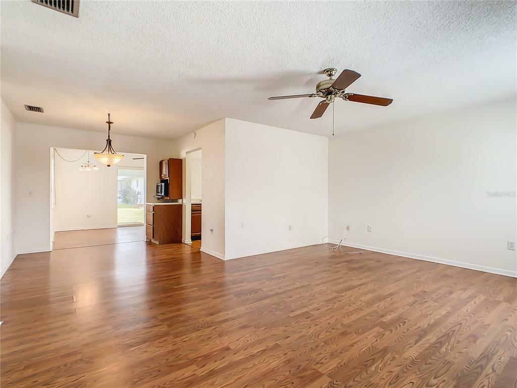 Property Photo:  703 Rutgers Place  FL 33573 