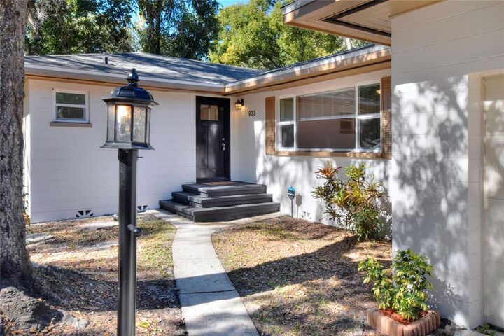 Property Photo:  933 W Queen Street  FL 33803 