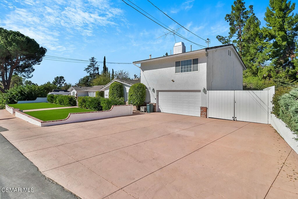 Property Photo:  2673 Sirius Street  CA 91360 