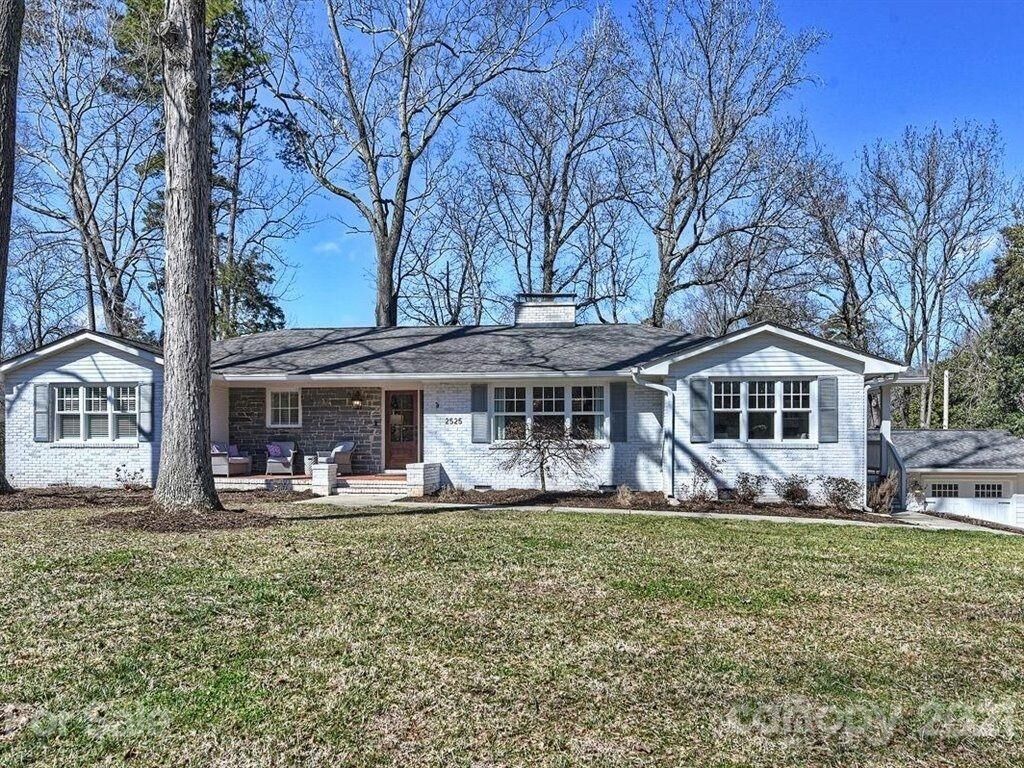 Property Photo: 2525 Cloister Drive NC 28211