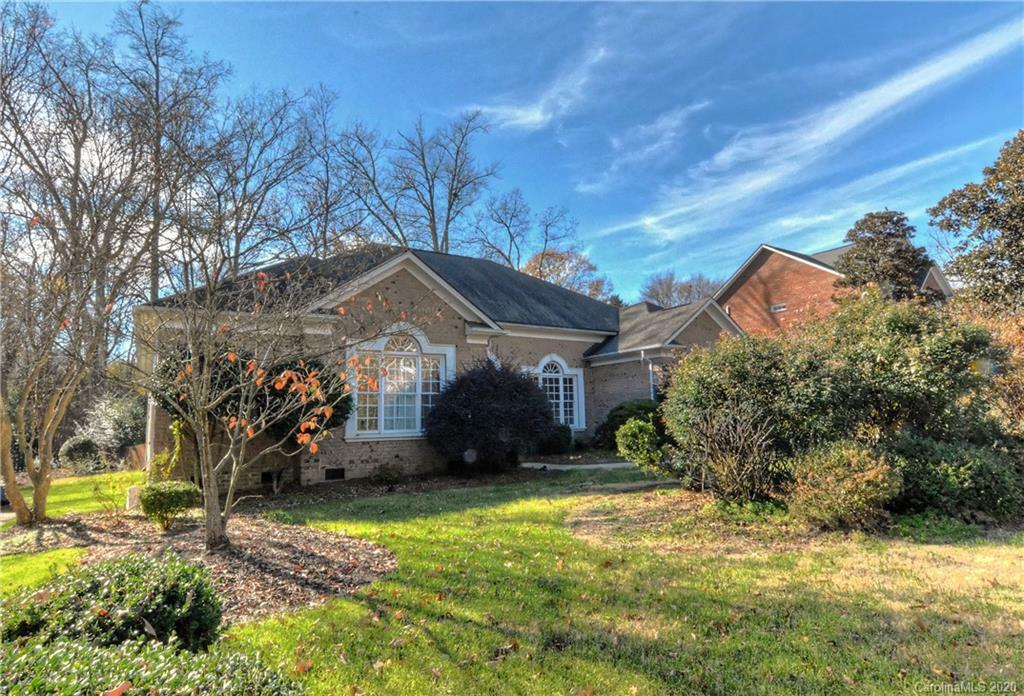 Property Photo:  4633 Fairvista Drive  NC 28269 