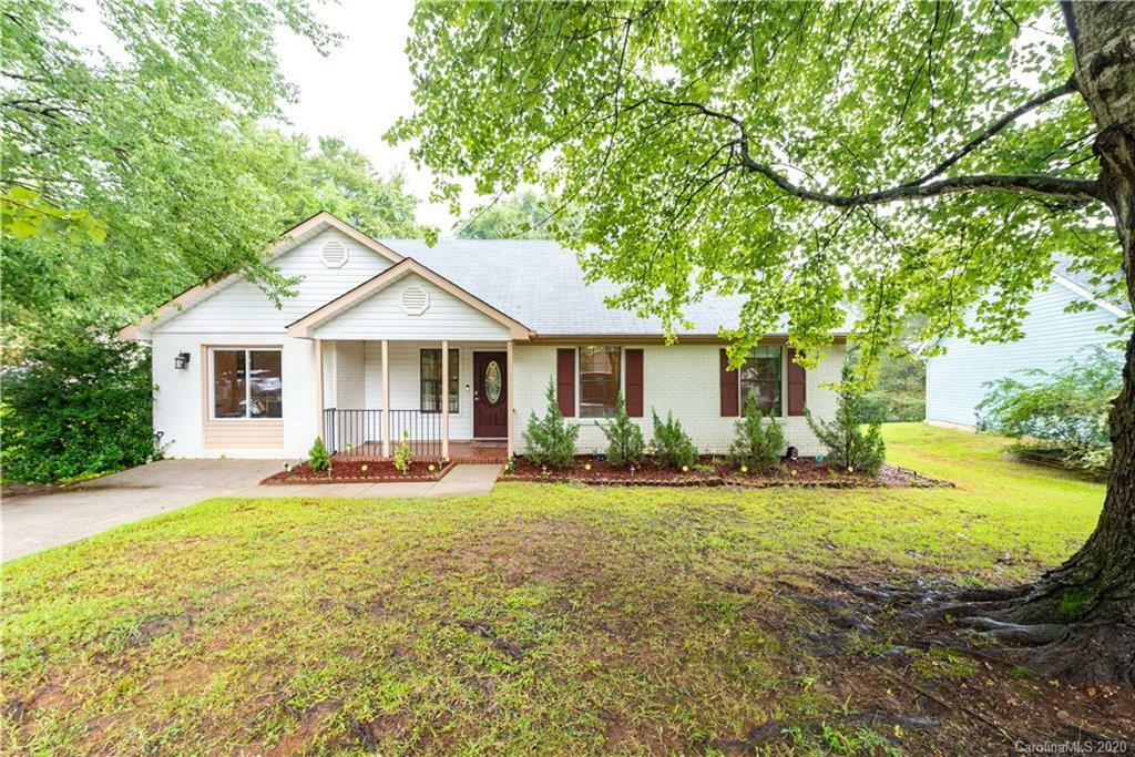 Property Photo: 2922 Overlook Trail NC 28212