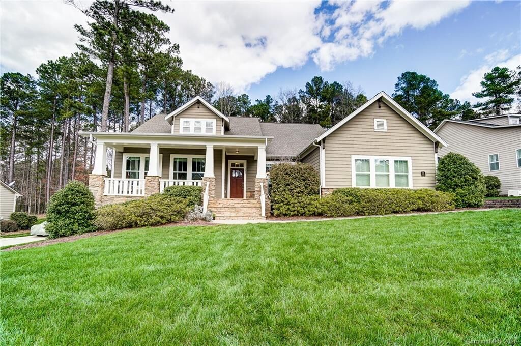 Property Photo: 405 Brookridge Drive NC 28120