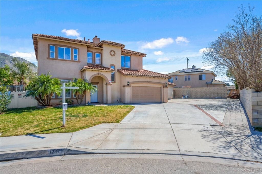 Property Photo: 12471 Palika Way CA 92313