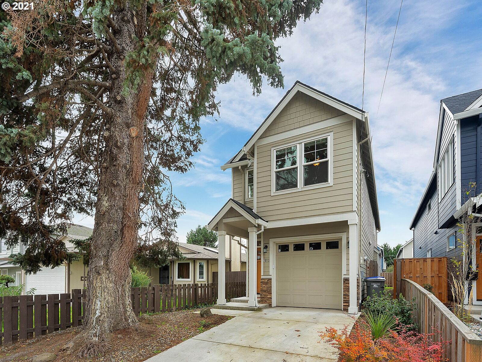 Property Photo:  6625 SE 92nd Ave  OR 97266 