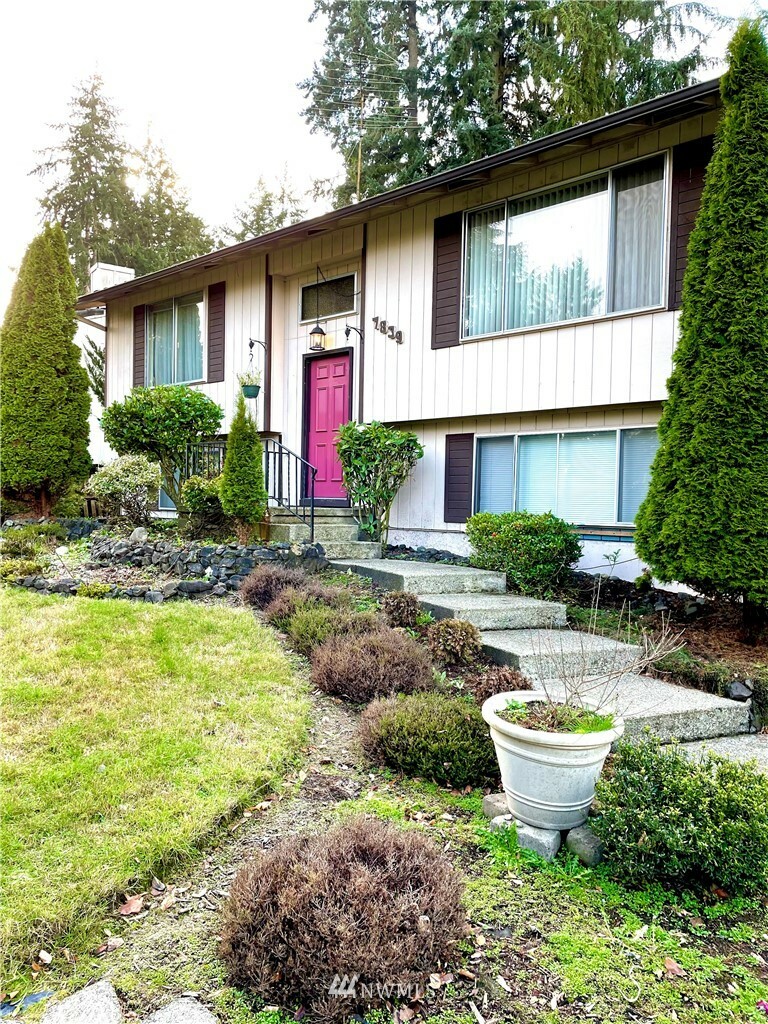 Property Photo:  7839 Husky Way SE  WA 98503 