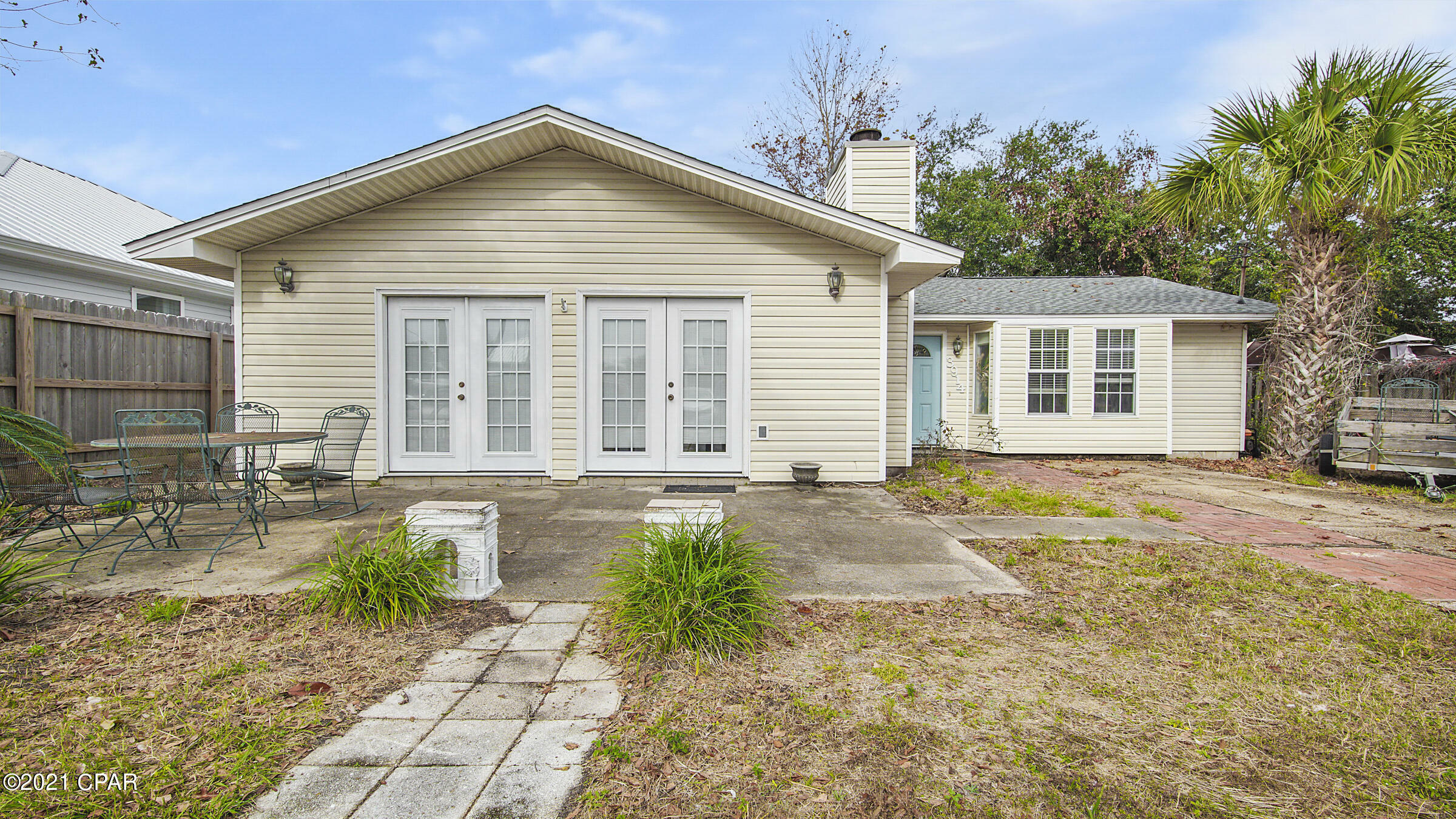 Property Photo: 3914 Sabine Street FL 32408