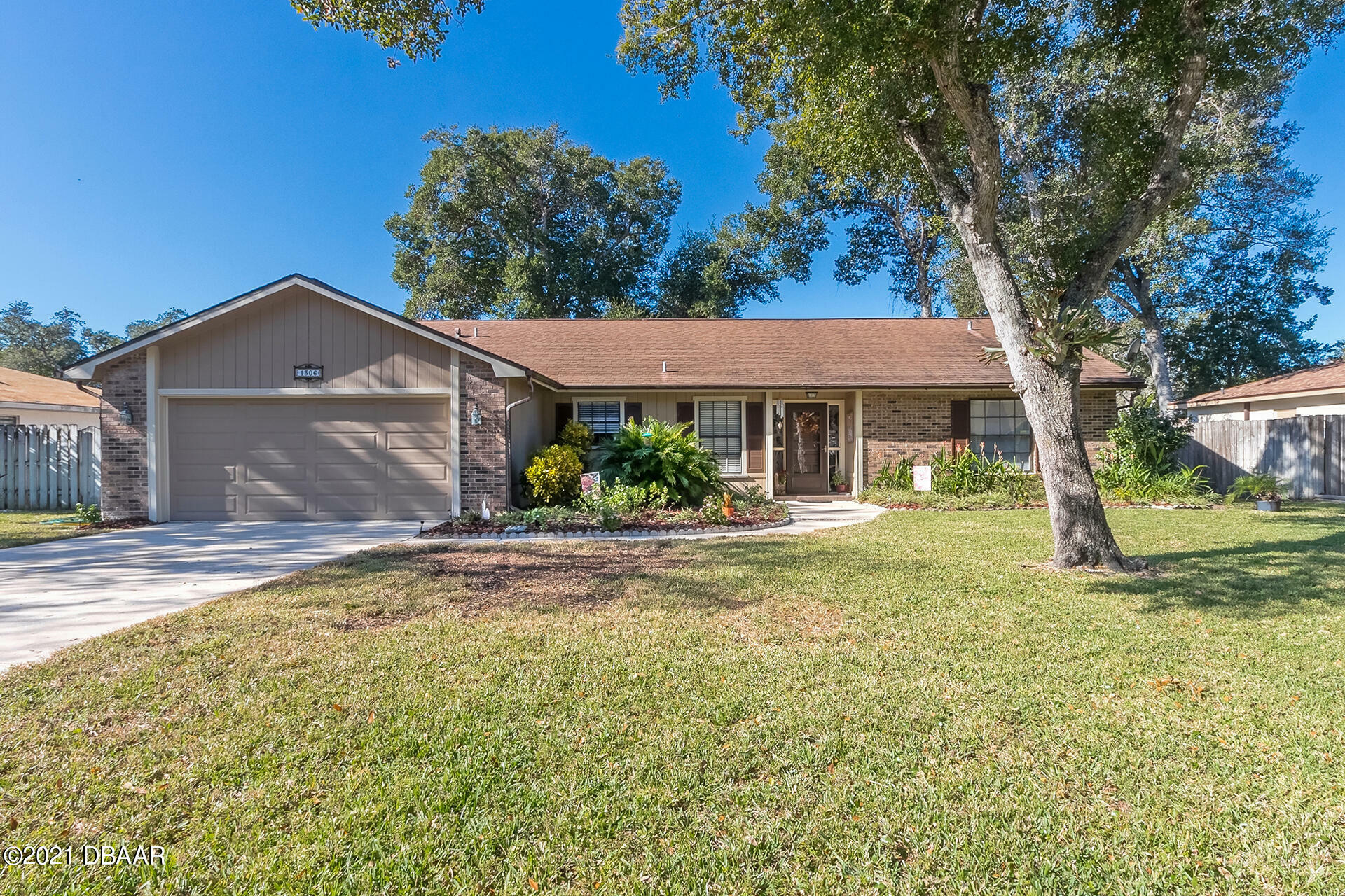 1306 Wandering Oaks Drive  Ormond Beach FL 32174 photo