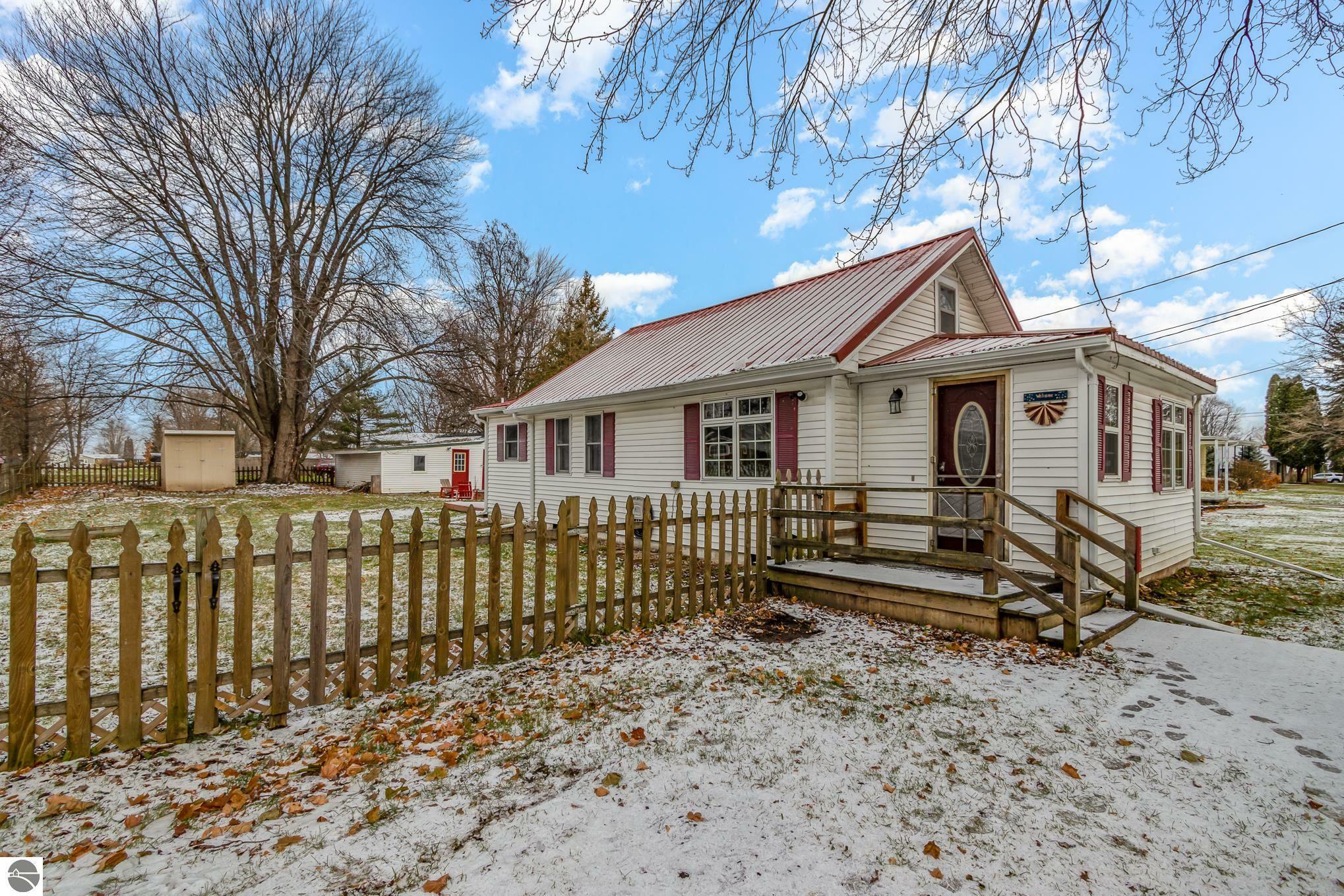 129 E Cottage  Shepherd MI 48883 photo