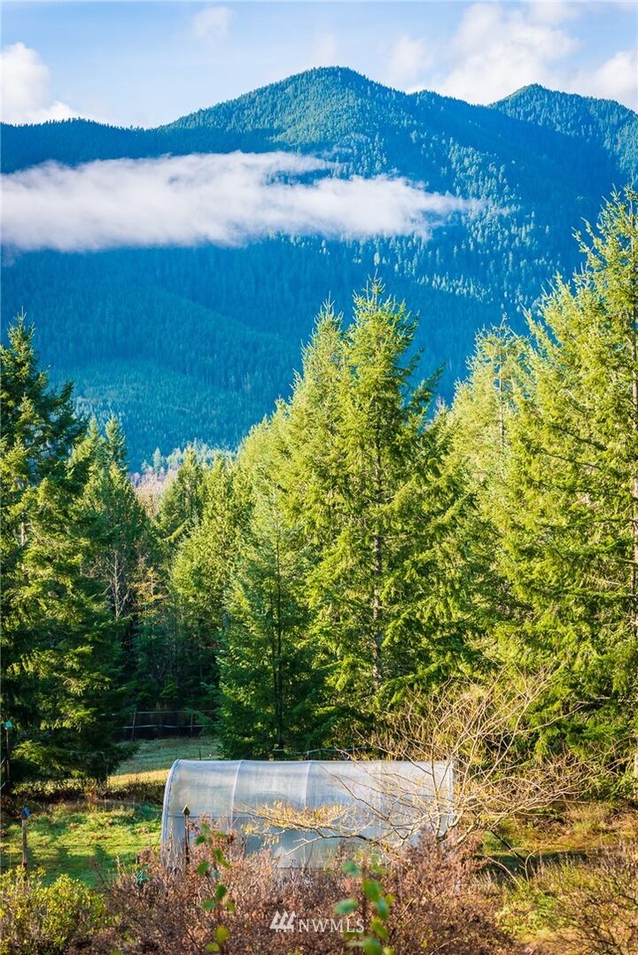 Property Photo: 554 Briarwood Lane WA 98320