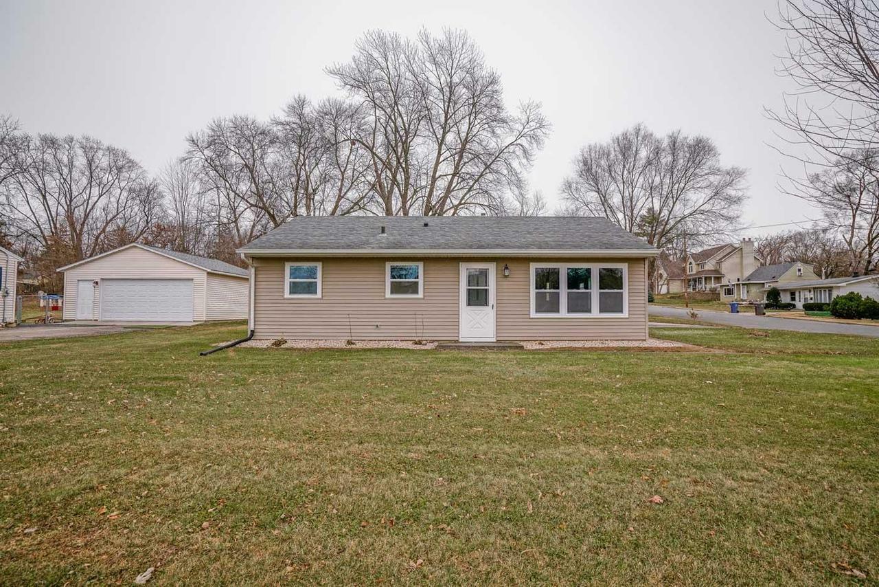 Property Photo:  5410 Healy Ln  WI 53716 