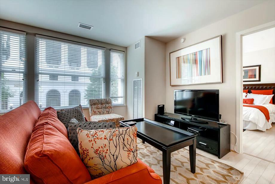 Property Photo:  733 15th Street NW (1 Bedroom Option)  DC 20005 