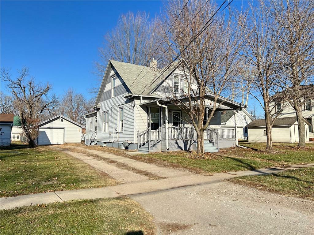 Property Photo:  622 S 3rd Avenue E  IA 50208 