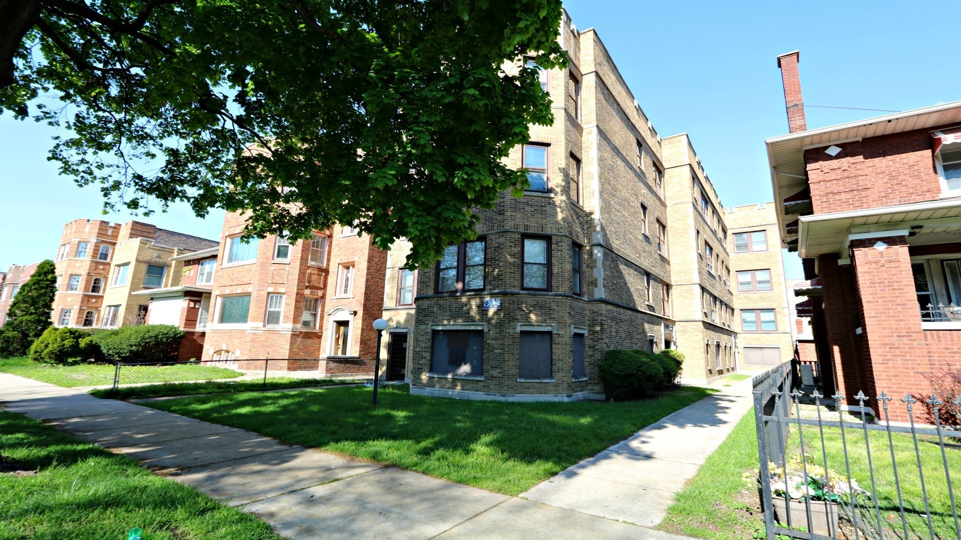 Property Photo:  8033 S Saint Lawrence Avenue 1A  IL 60619 