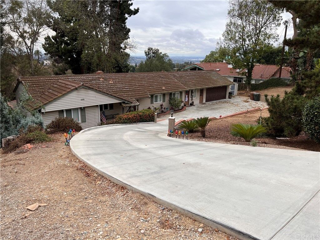 Property Photo:  1446 Airoso Road  CA 90631 