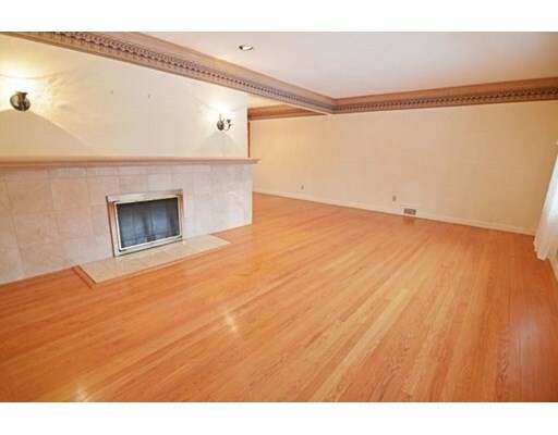 Property Photo:  130 South Branch Parkway  MA 01118 