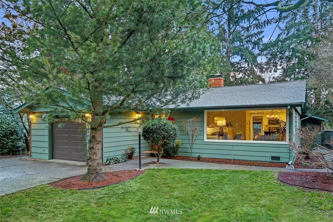 Property Photo: 13734 25th Avenue NE WA 98125