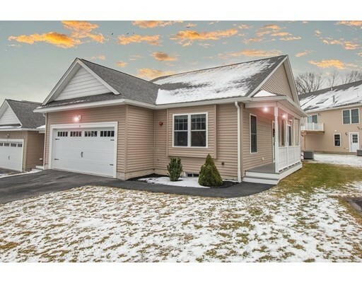 Property Photo: 14 Stratford Village Dr 14 MA 01527