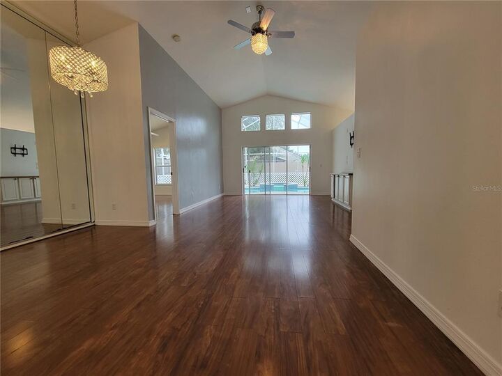 Property Photo: 1320 Vinetree Drive FL 33510