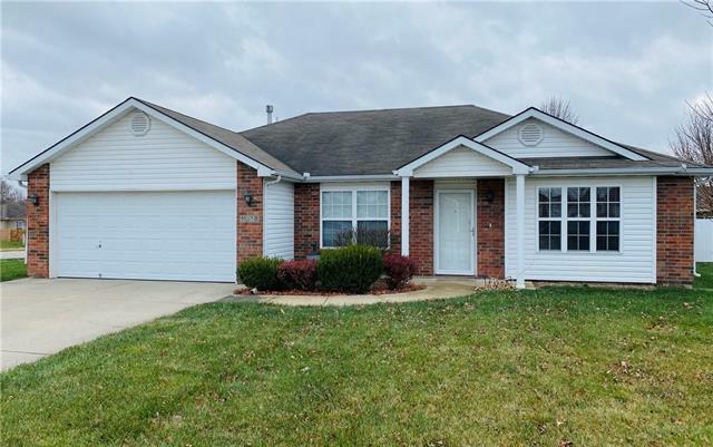 Property Photo:  1013 Carlisle Drive  MO 64083 