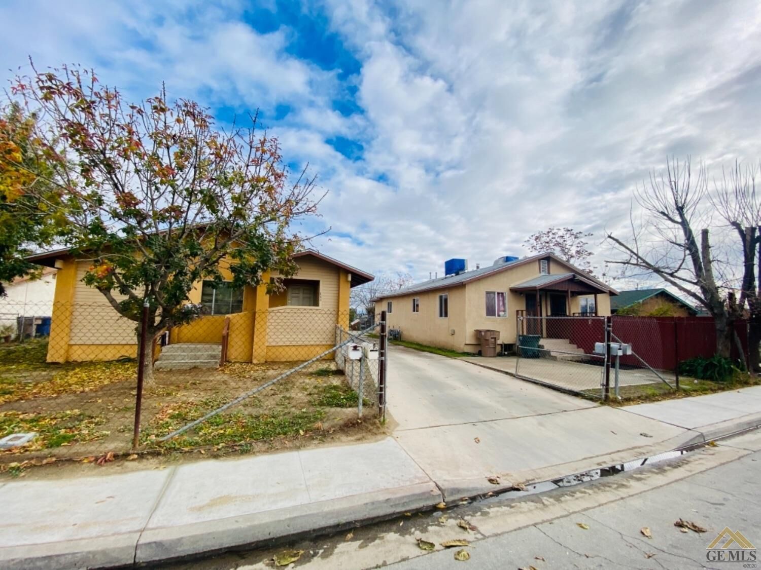 Property Photo:  107 Augusta Street  CA 93307 