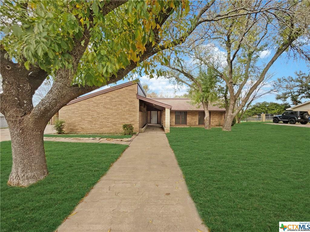 Property Photo:  602 White Oak Lane  TX 76548 