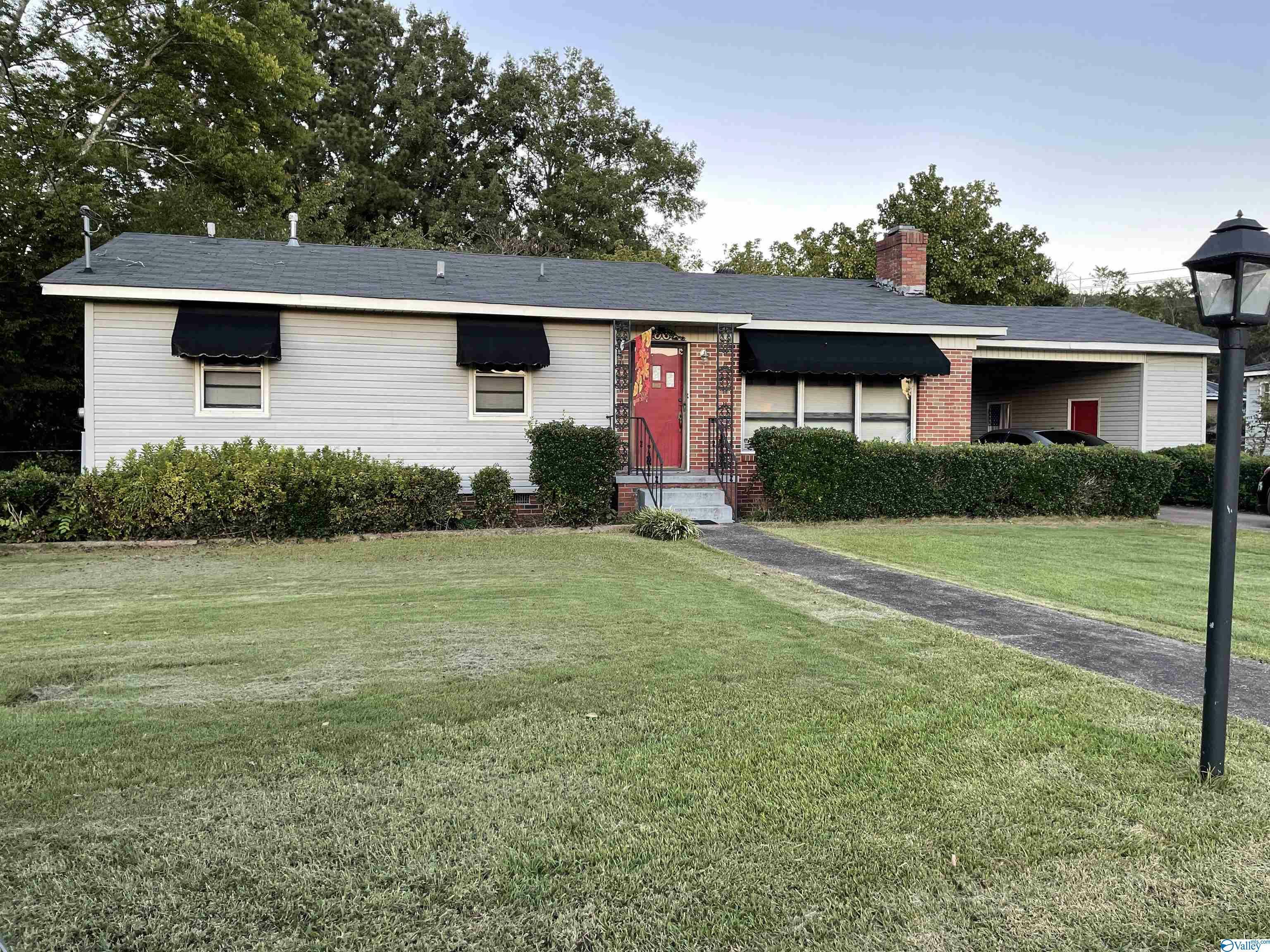 Property Photo:  103 Manor Street  AL 35901 