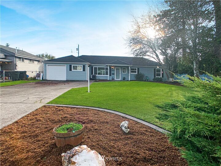 2843 Maple Street  Longview WA 98632 photo