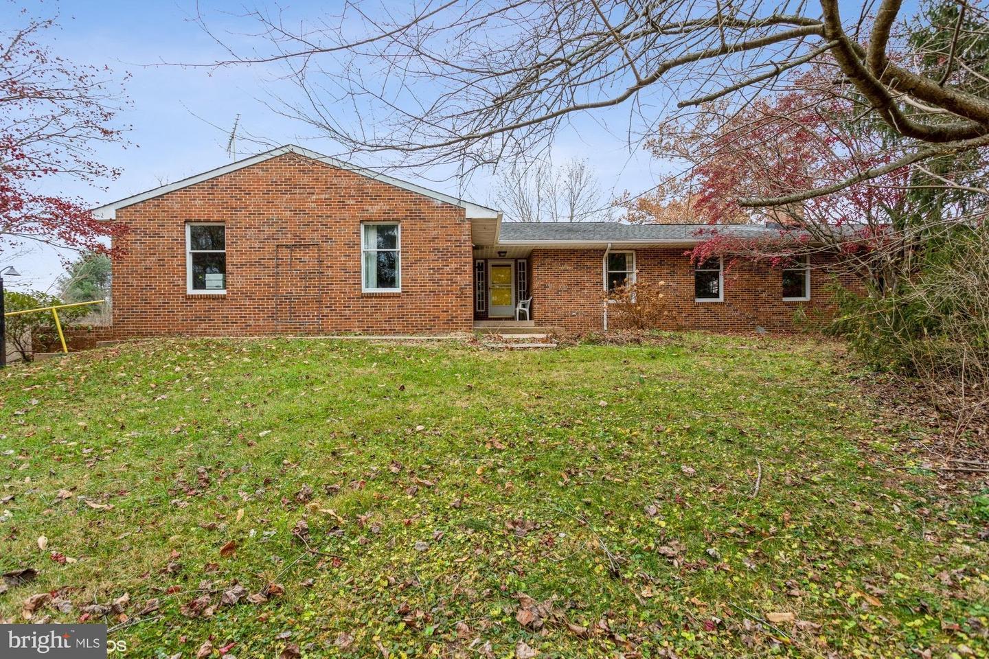 Property Photo: 14428 Lee Highway VA 20106