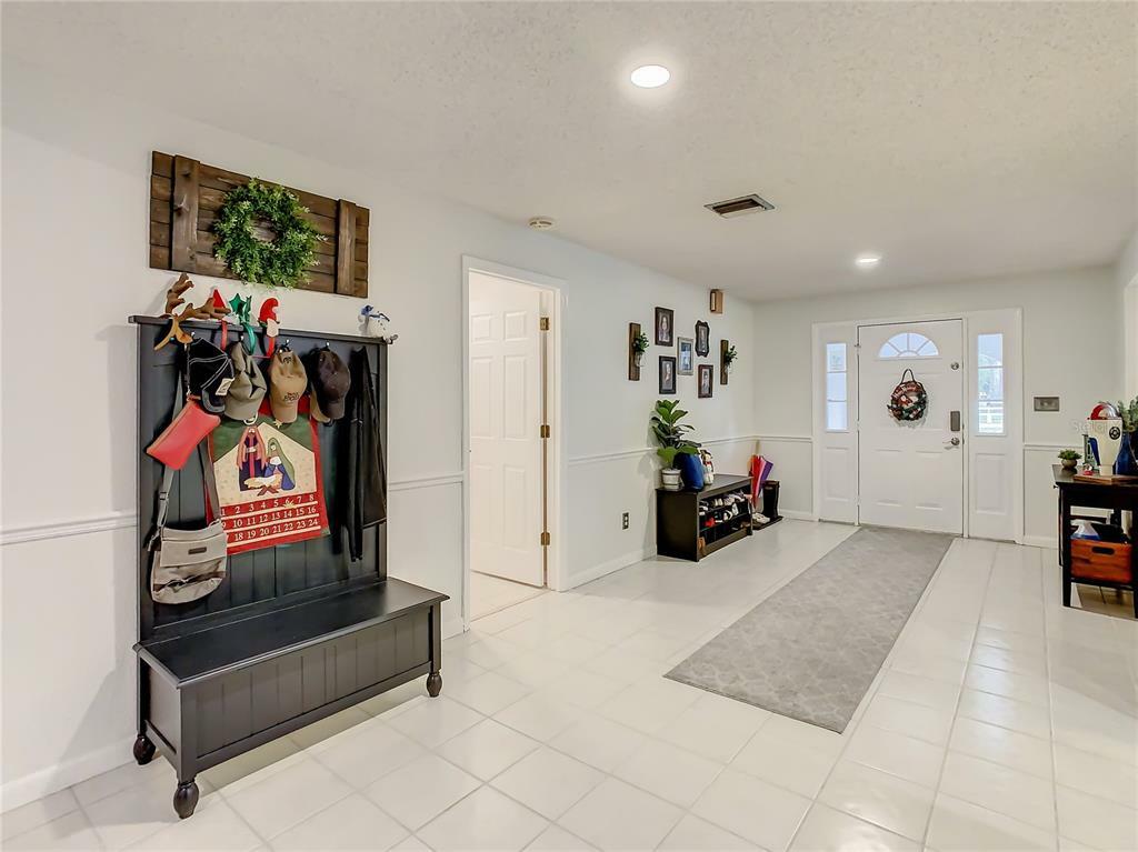 Property Photo: 1406 Whitaker Road FL 33549