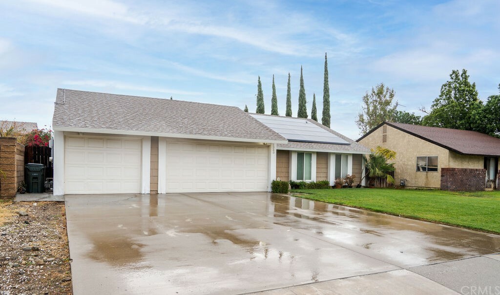 Property Photo:  1380 W Jackson Street  CA 92376 