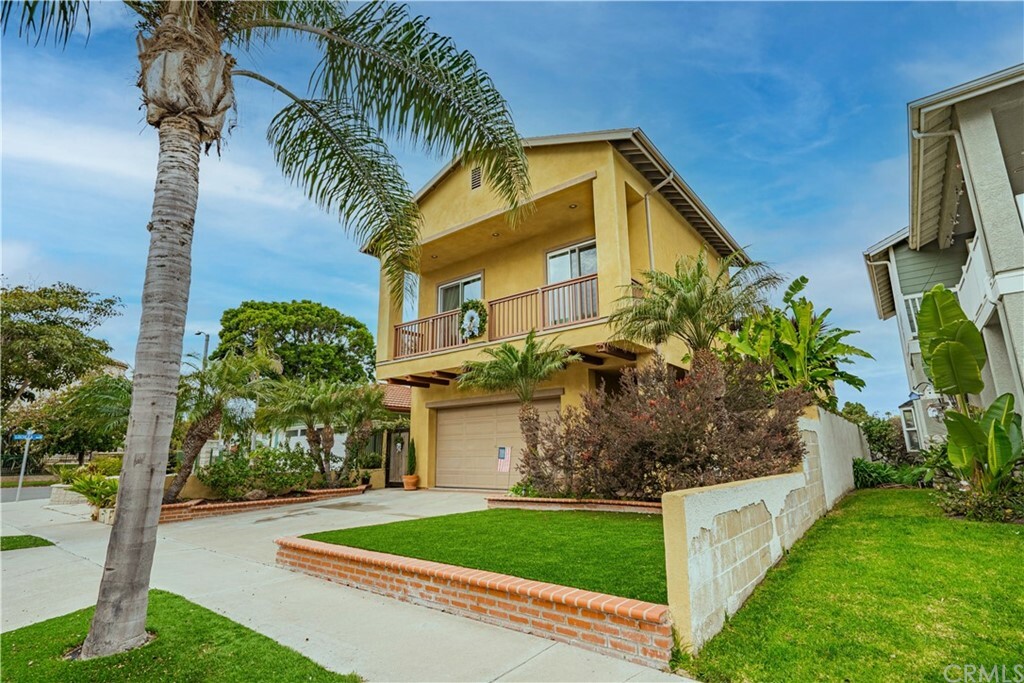 Property Photo:  8371 Lomond Drive  CA 92646 