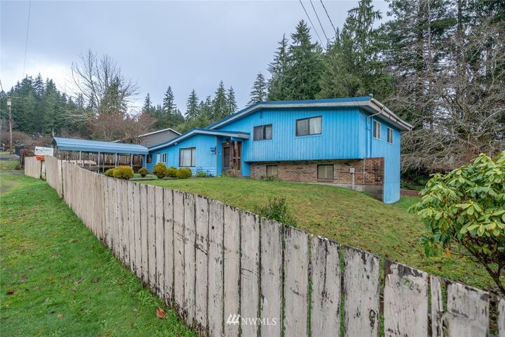 Property Photo: 624 N 6th Street WA 98563