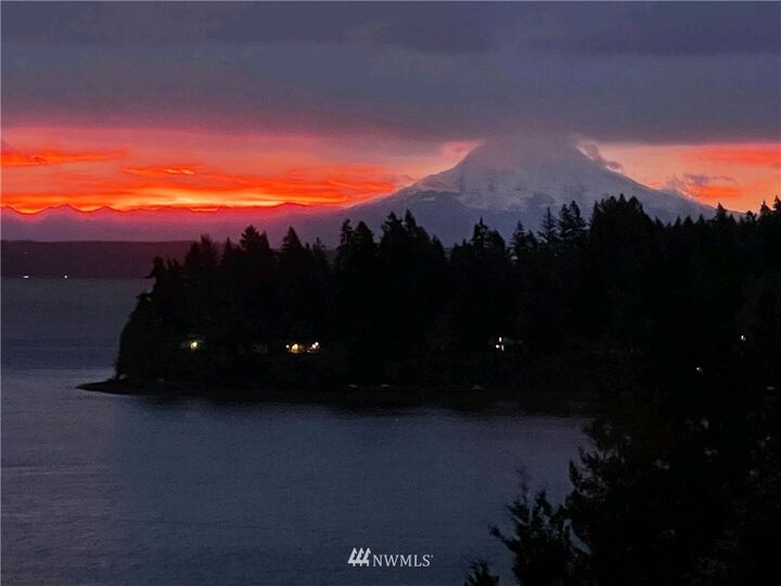 Property Photo:  2205  C Street  WA 98349 