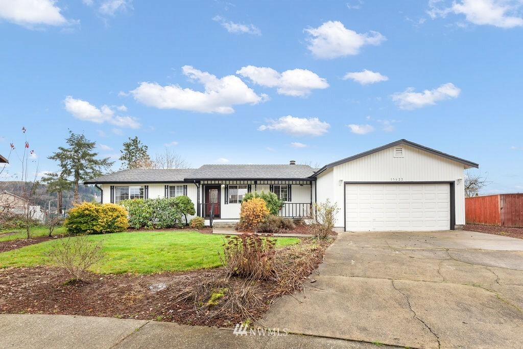 Property Photo:  15622 63rd Street Ct E  WA 98390 