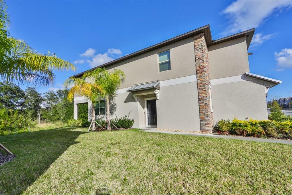 Property Photo:  9650 Pembrooke Pines Drive  FL 33573 