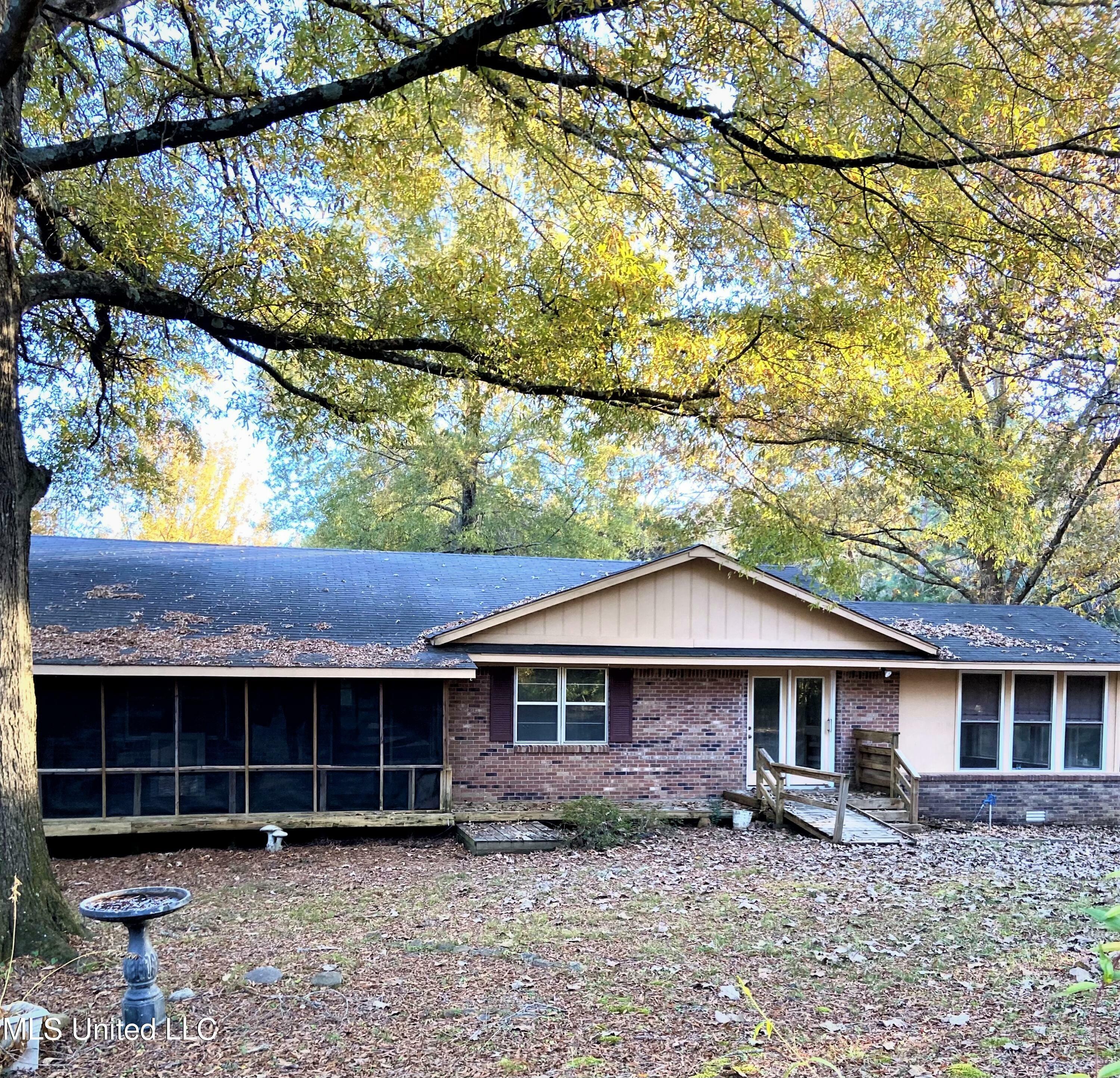 Property Photo:  177 Dempsey Drive  MS 38611 