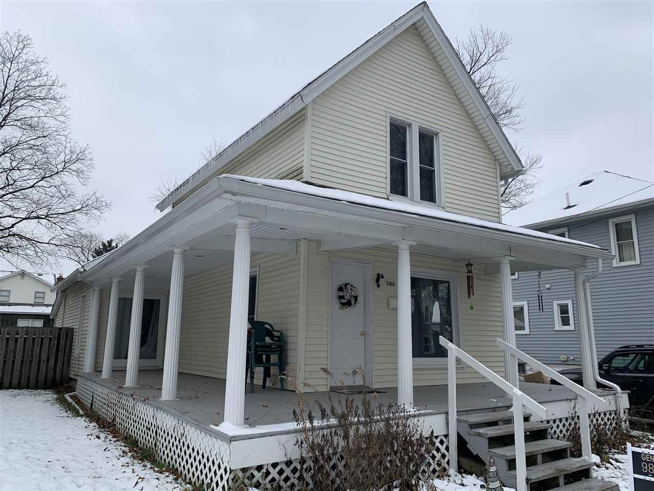 Property Photo:  506 N Mercer  MI 48429 