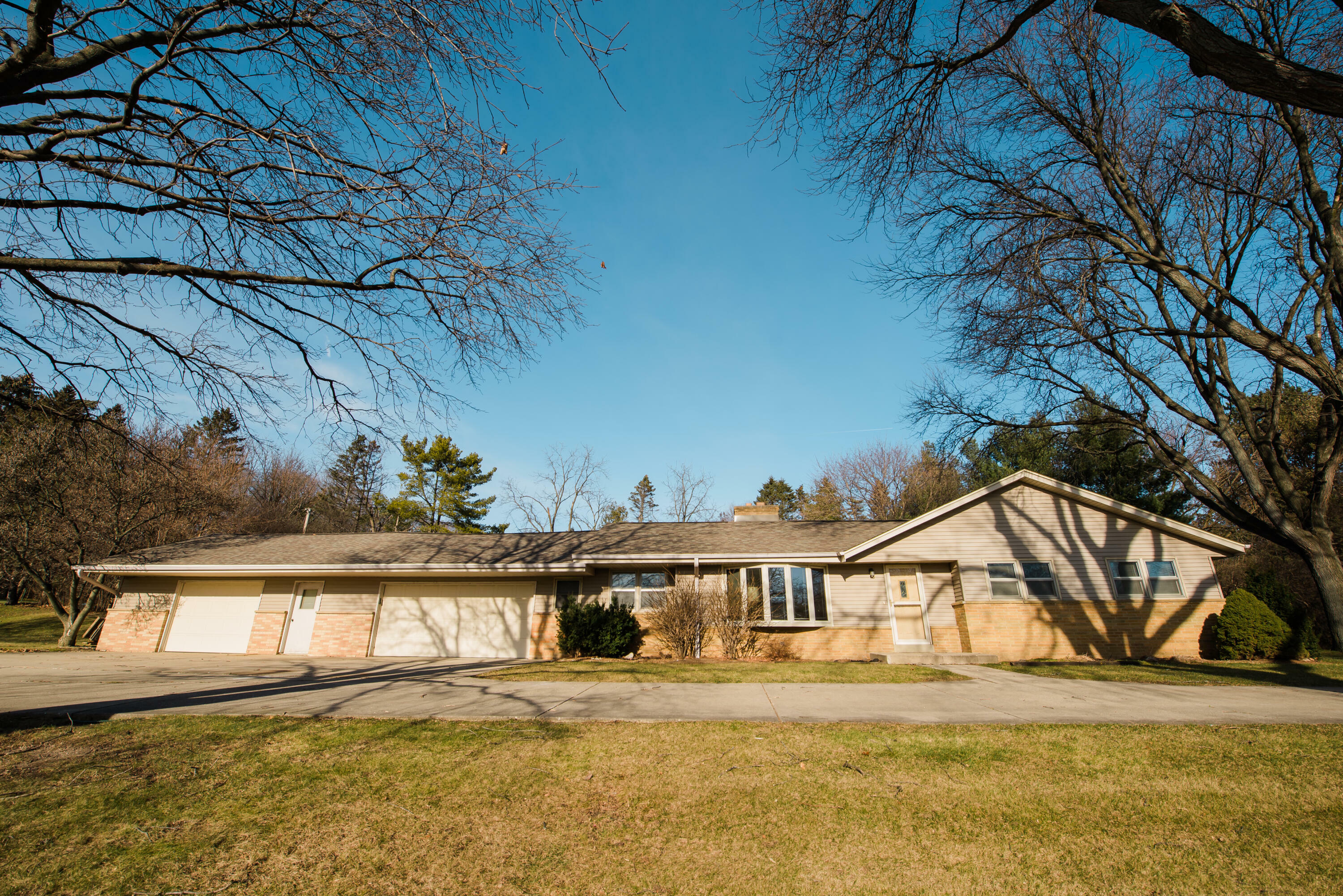 Property Photo:  19200 W Southview Ln  WI 53146 