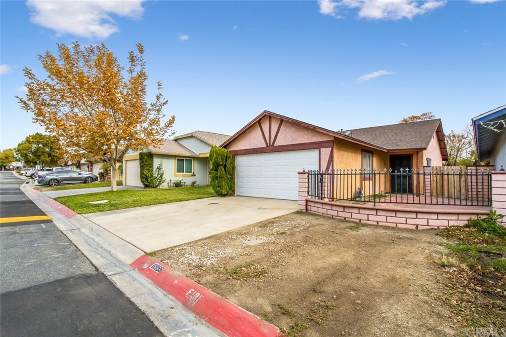 Property Photo: 8955 Satinwood Street CA 92335