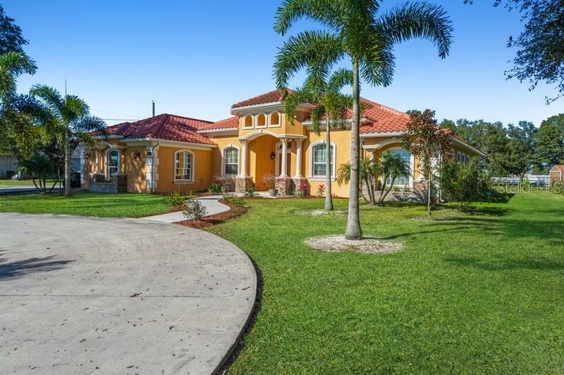 Property Photo: 2202 Sparkman Road FL 33566