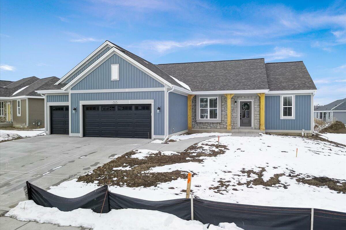 Property Photo: N174w20557 Laurel Springs Cir WI 53037