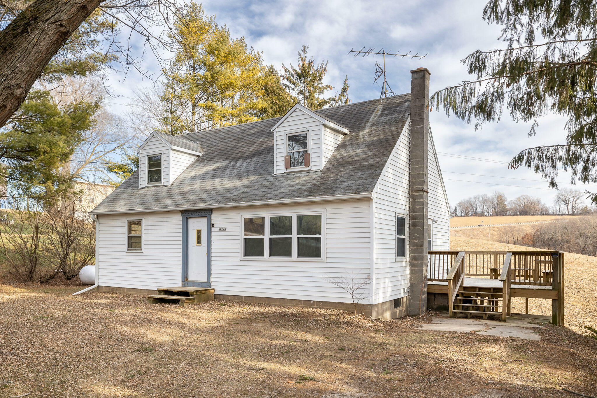 Property Photo:  N2128 County Road G  WI 54614 