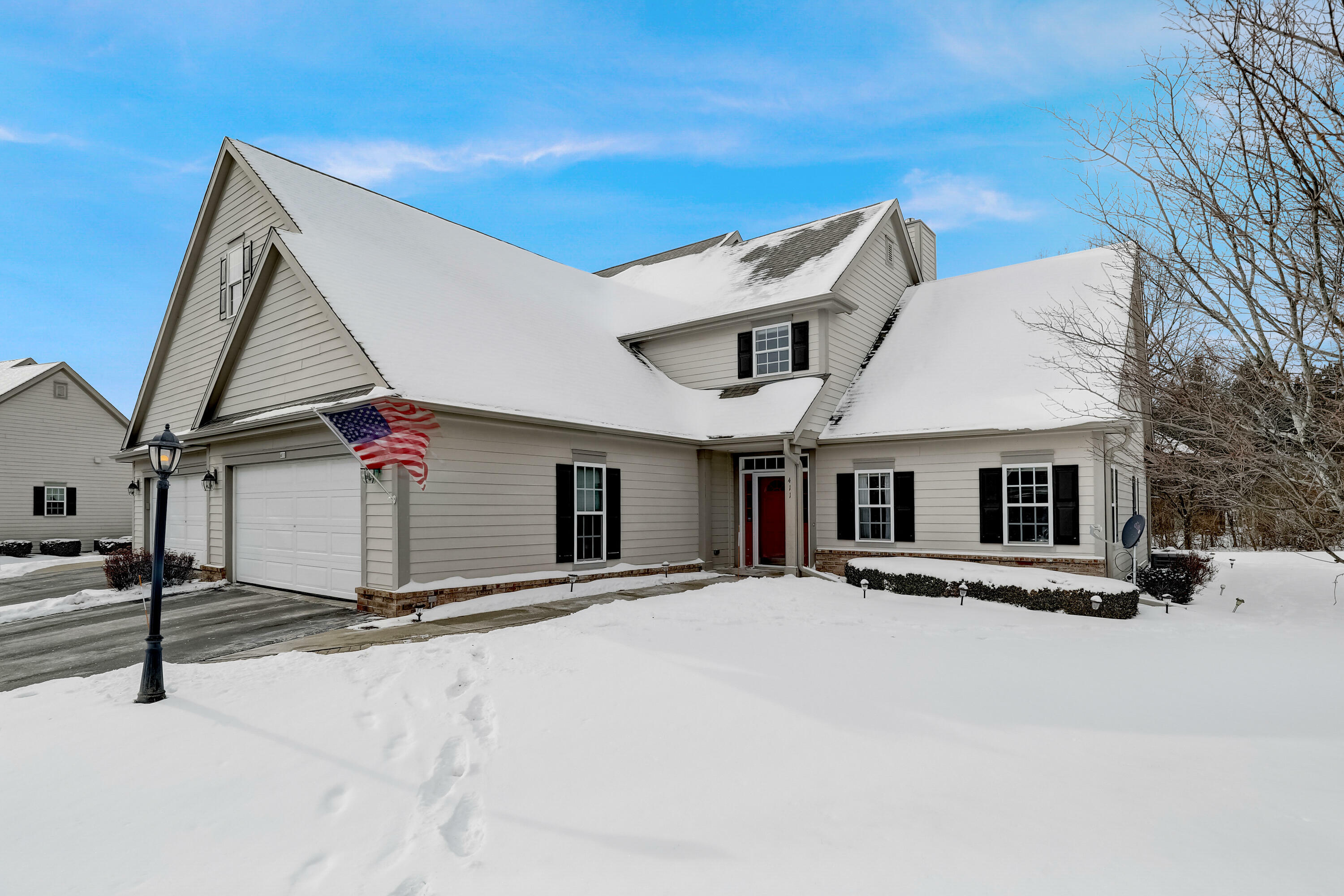Property Photo: 411 Cobblestone Ct WI 53086