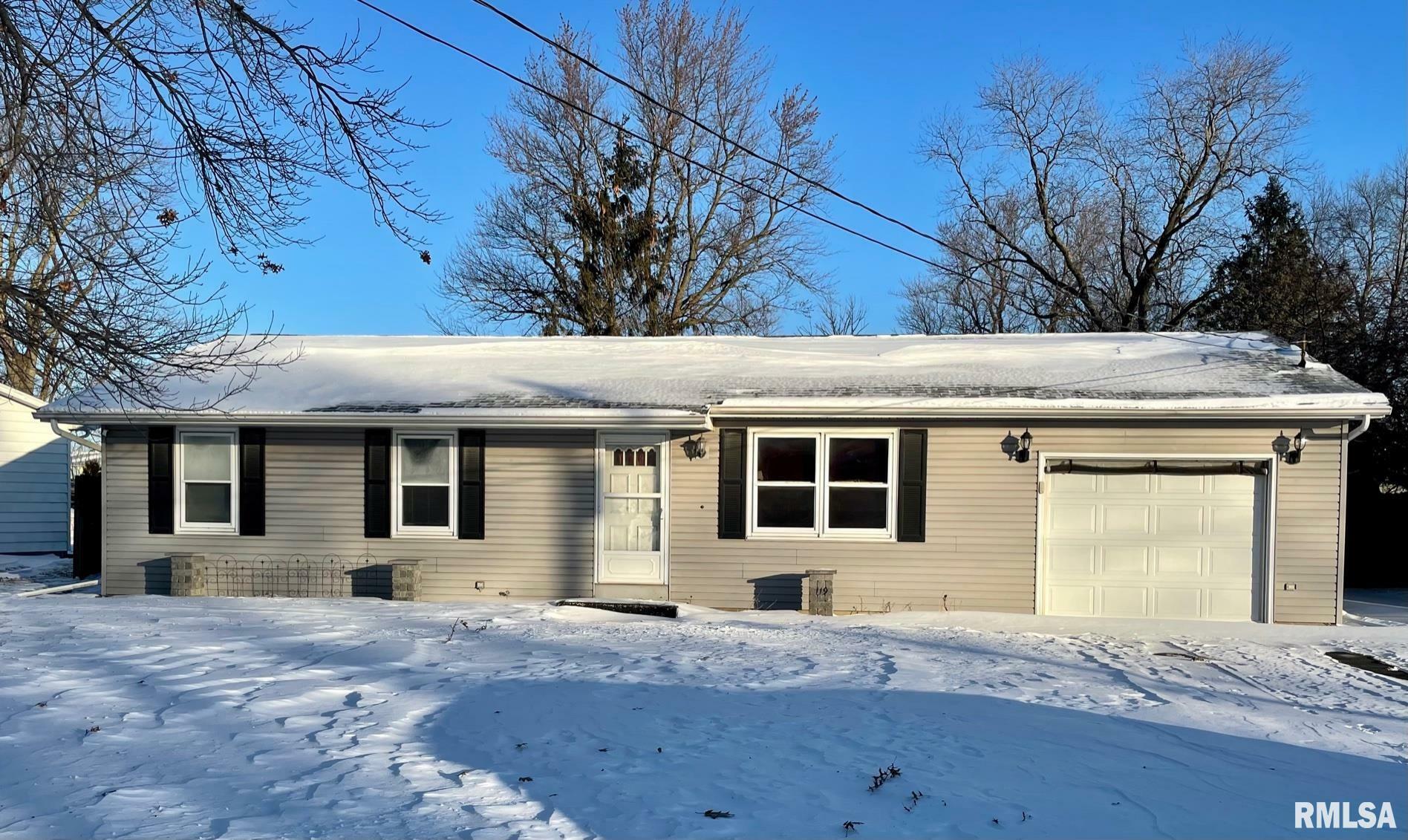 Property Photo:  119 E Prairie  IL 61488 