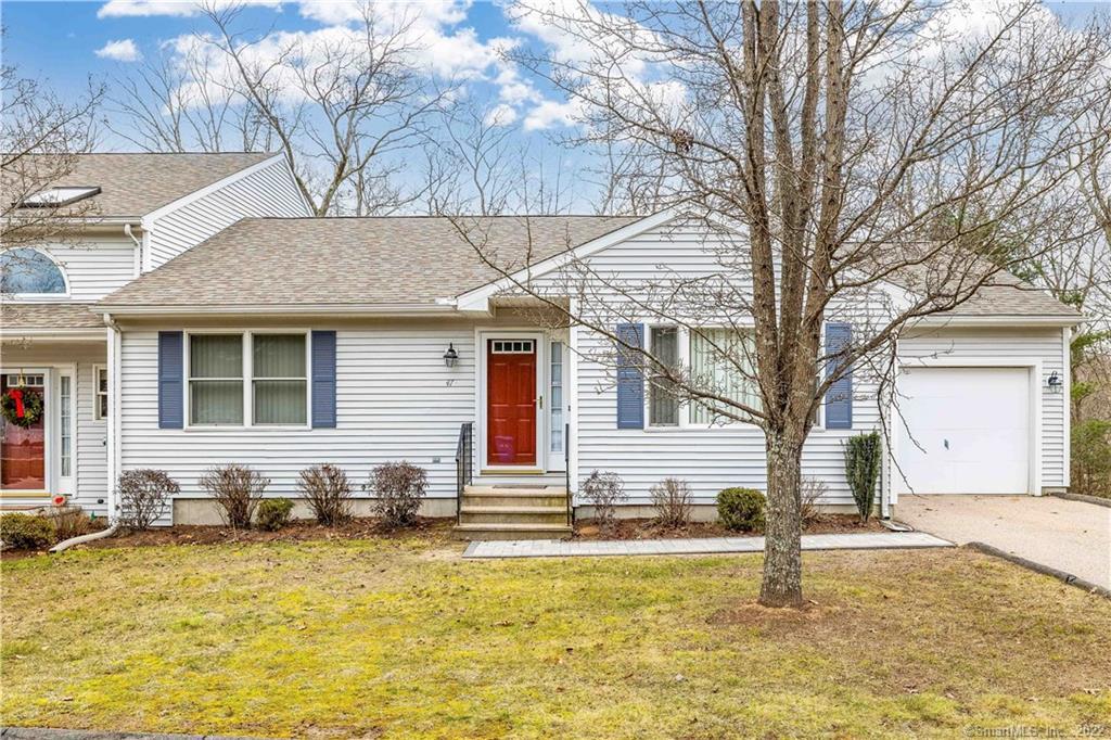 Property Photo: 47 Cheyenne Court 47 CT 06447