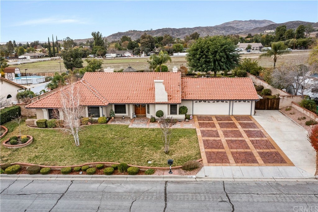 Property Photo:  11187 Twilight Way  CA 92555 