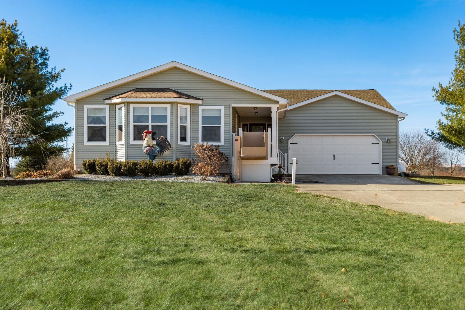 Property Photo:  2075 Kingston Pike  OH 43113 